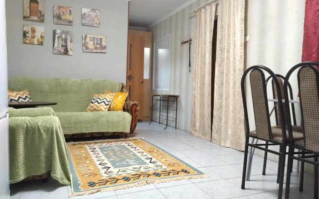 Дом около парка