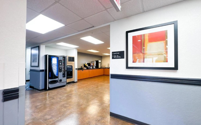 Blaine Town Inn & Suites