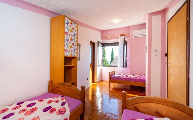 Stunning Home in Maslenica - Jasenice With 5 Bedrooms and Wifi