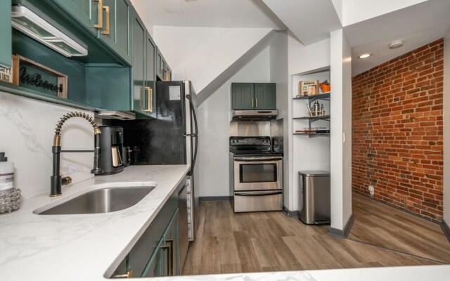 Mansfield Modern Oasis