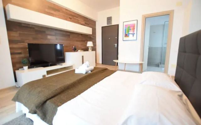 Uptown Residence Apartments