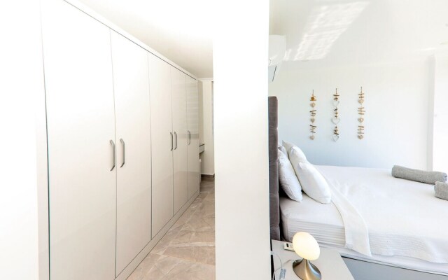 Villa Kajaim Sleeps 8 With Pool