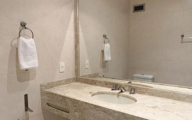 Pineapples F1106 Copacabana Penthouse and Pool