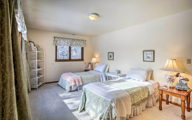 15 Mi to Downtown Minneapolis: Retreat on 5 Acres
