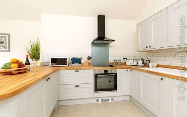 Holly Cottage