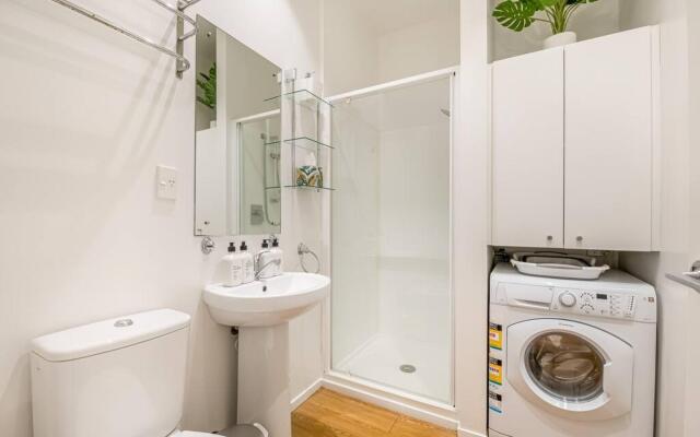 Open-Plan Living In The Heart Of Auckland