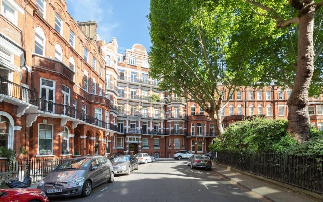 2 Bdr South Kensington By The Residences