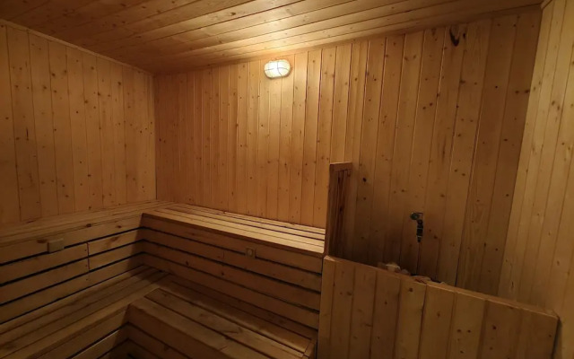 Guangdong International Building （South Gate 2）