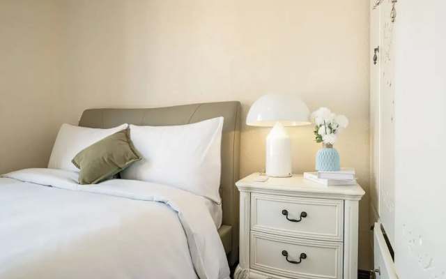 Tyms Gubei Apt 2BR near Metro Plaza – Guest Rooms – Shanghai