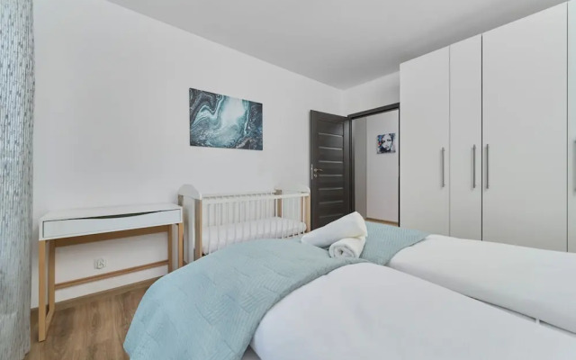 Family Apartment Wrocław by Renters