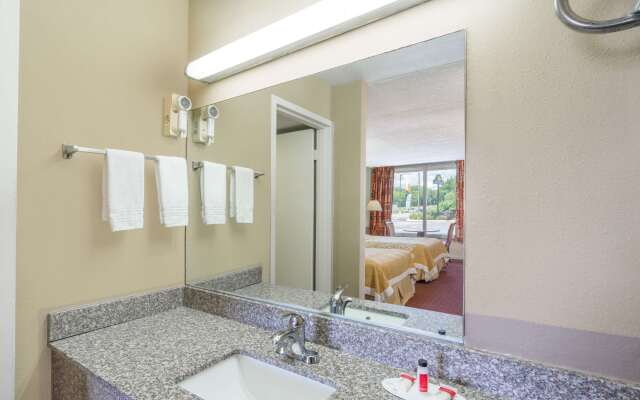 Days Inn by Wyndham Hurricane Mills