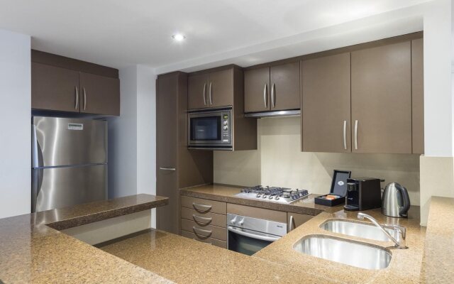 Meriton Suites World Tower