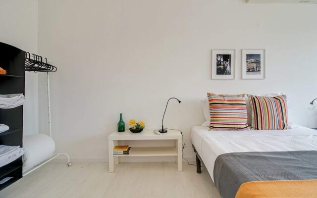 Modern 2 Bedroom Apartment With Views in Lisbon