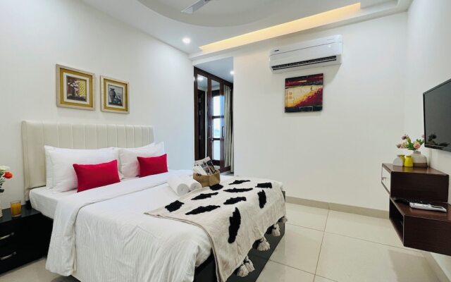 BluO 3BHK Golf Course Road Balcony Lift