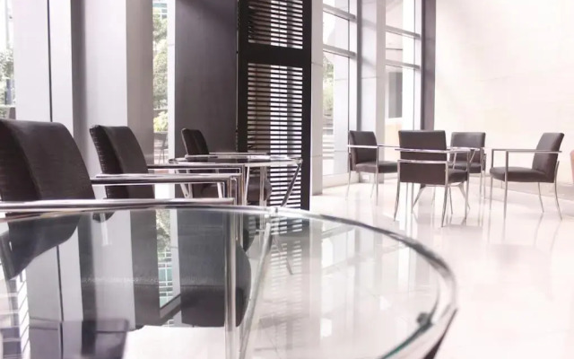 StayHere Burgos Circle 1 Bedroom Avant@Fort Gym
