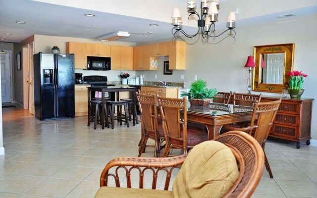 Pier Watch Villas 303 6 Br condo by RedAwning