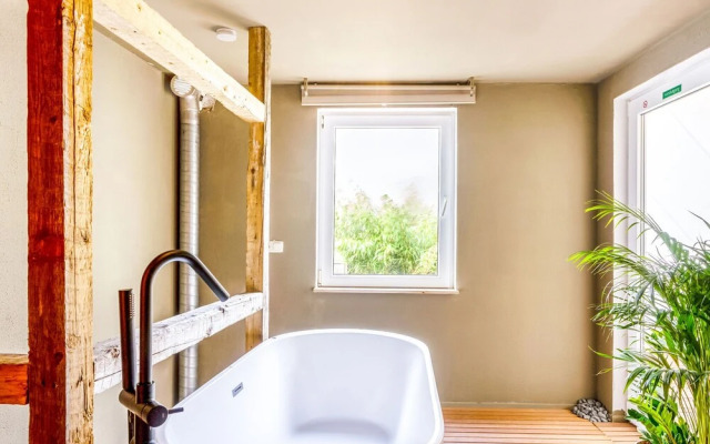 Lavish Holiday Home in Spaubeek with Turkish Steambath