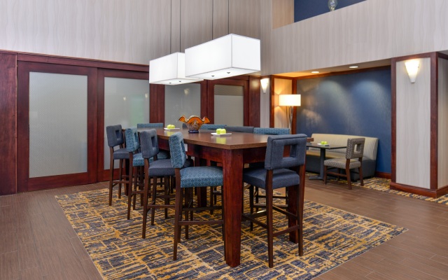 Hampton Inn & Suites Muncie