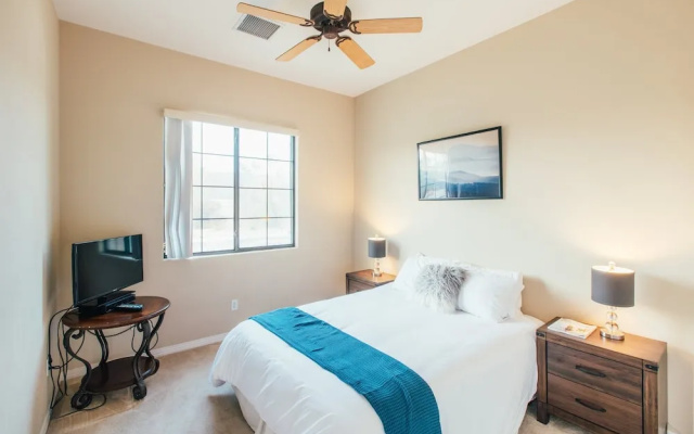Palisades by Avantstay Gorgeous Backyard w/ Pool, Spa & Games