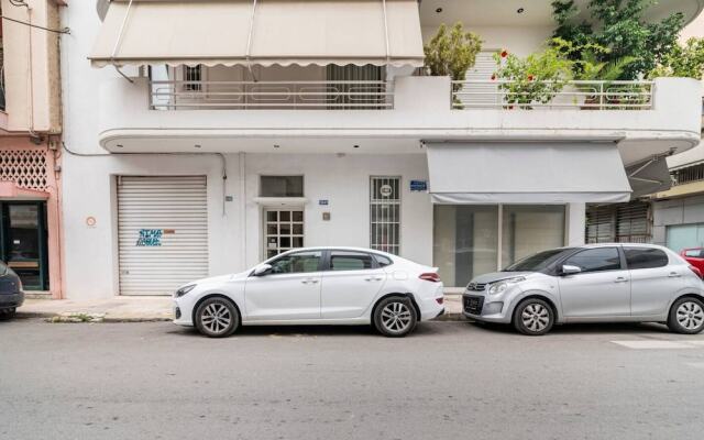 "whole House in Kolonos, Centre of Athens"