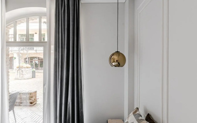 Luxurious Apartment in Vilnius Old Town by Reside Baltic