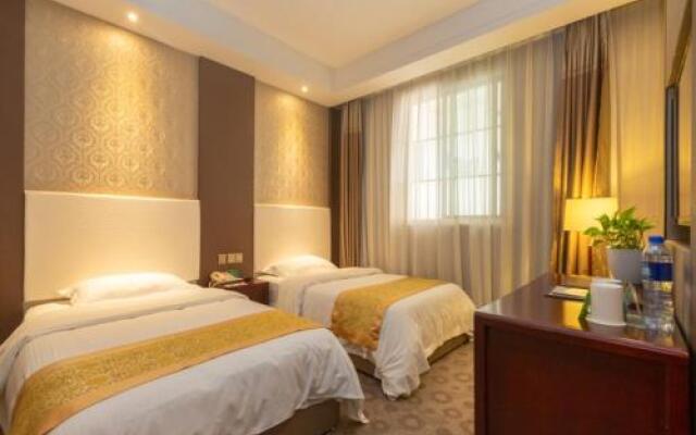 Home Inn (Nanjing South Railway Station Mingfa Plaza Metro Station)
