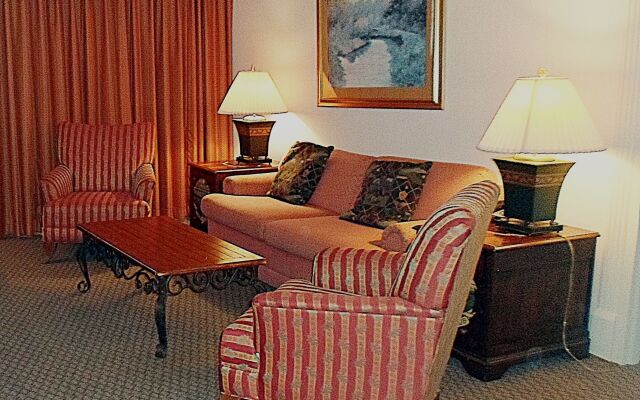 Quail Hollow Resort - A Trademark Collection Hotel