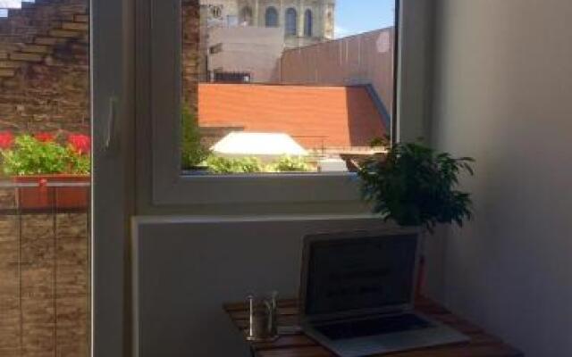 Ice Breaker Apartment