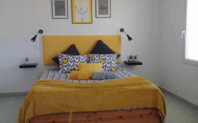 Pé n'Areia Gâmboa Beach T1