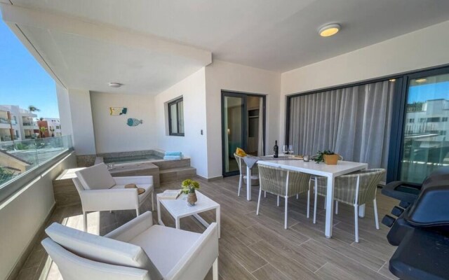 Incredibly Beautiful Condo Just Steps to the Beach