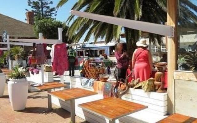 Kalk Bay Backpackers Lymehaven