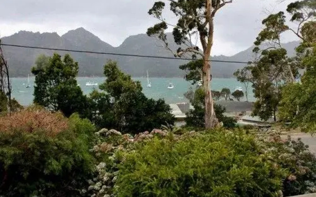 Freycinet Cottage 1