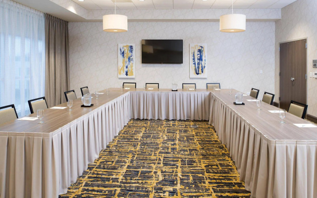 Hampton Inn & Suites Grand Rapids Downtown