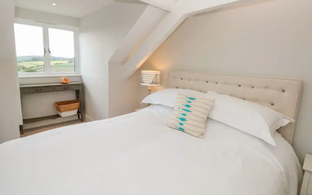 7 The Manor House, Hillfield Village