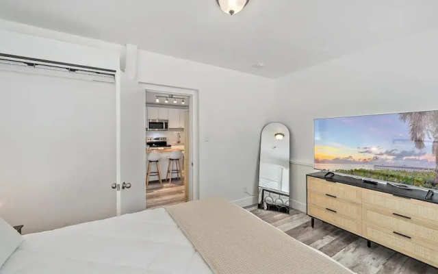 Urban Nest On 8th 4 Bedroom Home