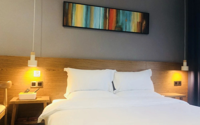 Luoyang Yijia International Youth Hostel