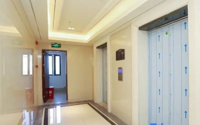 Yueyang Xiqi Hotel (Yueyang East Railway Station)