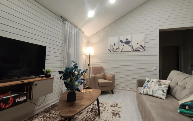 Sreda Green Lounge (Barnhouse 394)