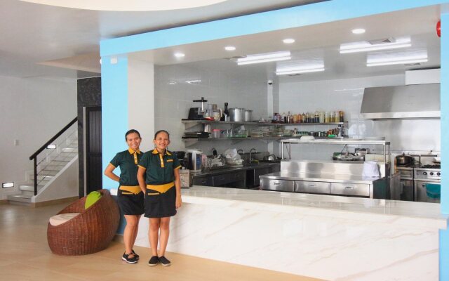 Manarra Seaview Resort