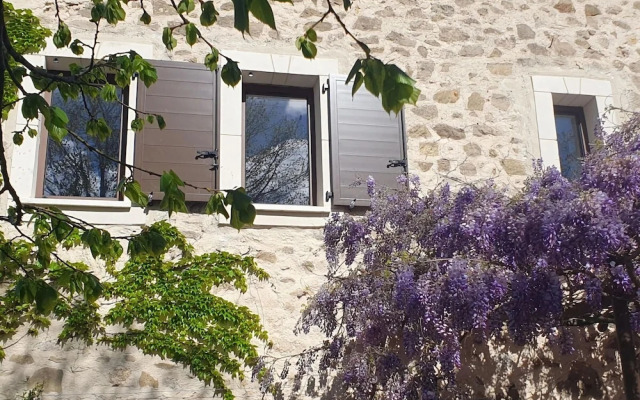 Bright, Modern Loft Comfortable Vacation Home