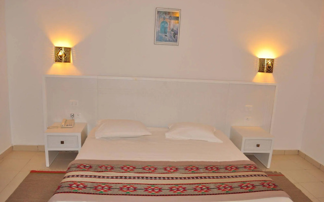 Zodiac Hotel