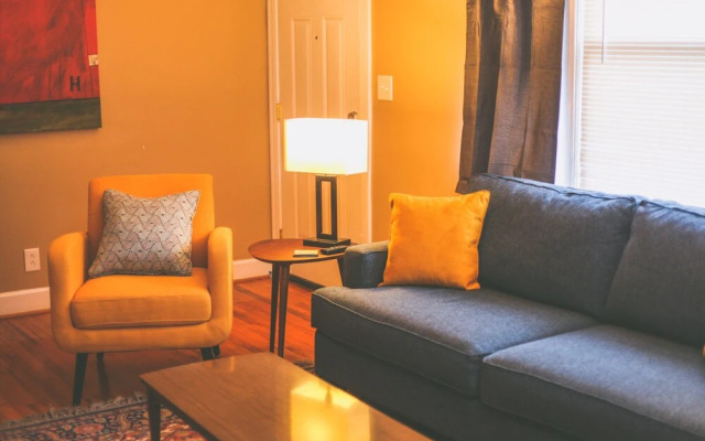 Woodbine Charmer 12 min to Downtown Nashville!