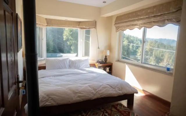 Sarah's Lodge