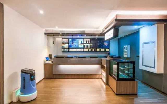 HanTing Hotel (Urumqi Zhongyinggong Subway Station)