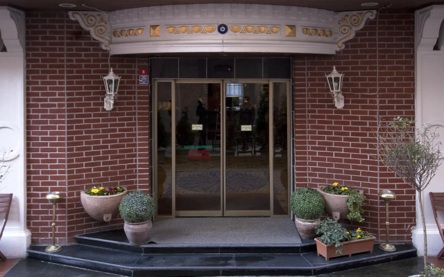 Hotel Sapphire