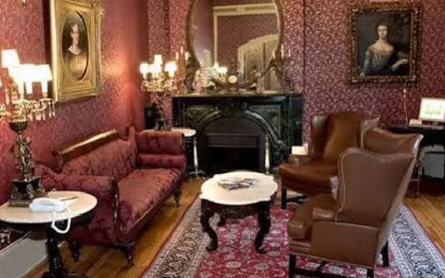 Waverley Inn