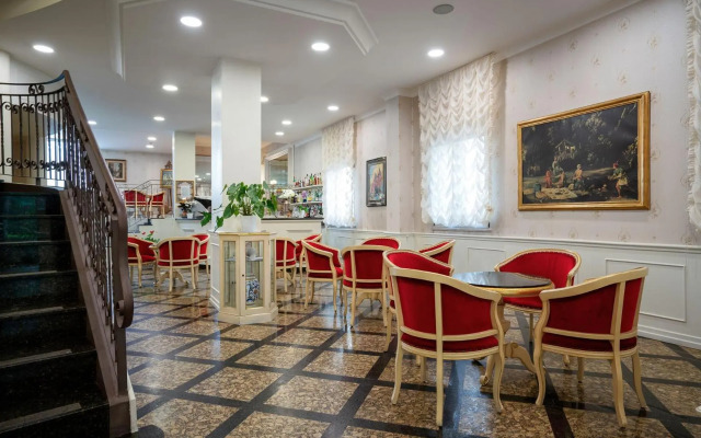 Hotel President