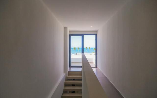 Gorgeous Terrific Roof Terrace With Private Picuzzi