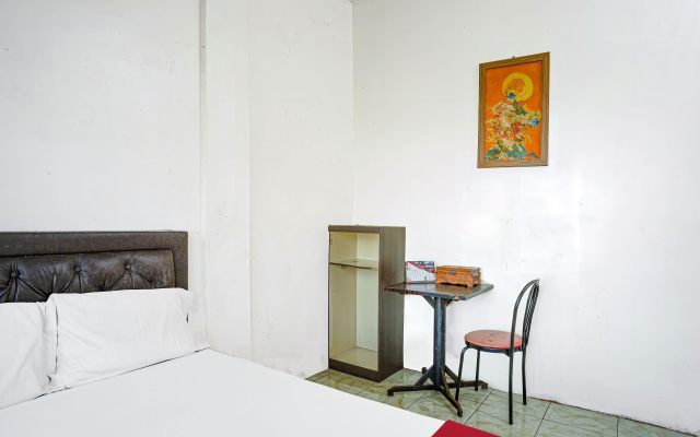 OYO 92609 Guest House Malay Singkawang