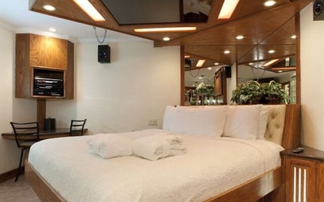 Sybaris Downers Grove